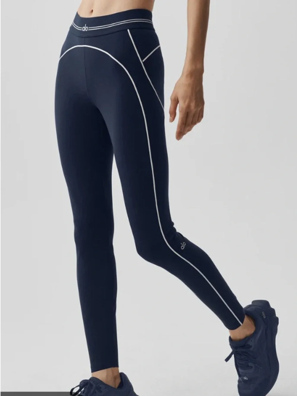 ALO yoga black airbrush high waist heart throb leggings white piping XS